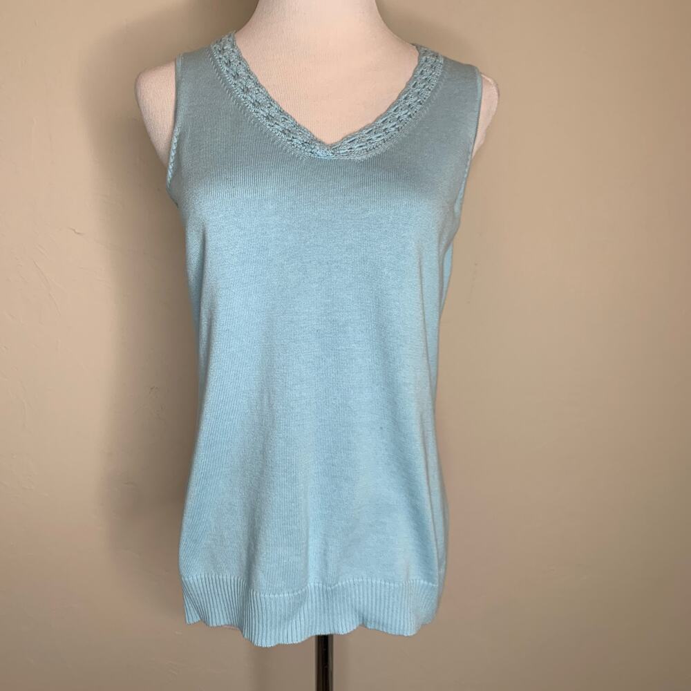 VanHeusen Blue Crochet Trim Sweater Shell Sleeveless Sz Medium